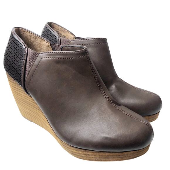 Dr. Scholl's Women's Faux Leather Harlow Wedge Bootie in Dark Brown Size 11W - Picture 1 of 10